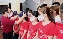 Gần 400 cá nhân hỗ trợ phòng dịch tại Bắc Giang, Bắc Ninh được tặng Bằng khen