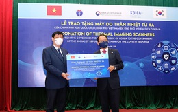 Việt Nam tiếp nhận 40 máy đo thân nhiệt từ xa do Hàn Quốc hỗ trợ
