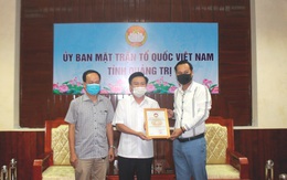 Đoàn từ thiện của Nghệ sĩ Hoài Linh và các nhà hảo tâm trao tiền hỗ trợ người dân Quảng Trị, Thừa Thiên Huế