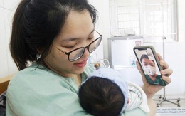 Bác sĩ ở tâm dịch gặp con gái mới sinh qua điện thoại: 'Bố xin lỗi con'