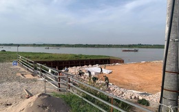 Vụ đê sông Hồng bị nứt: Sở Nông nghiệp và Phát triển nông thôn Hà Nội nói gì về vụ việc?
