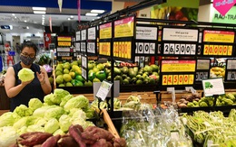 Chợ đóng cửa, siêu thị cấp tốc tung lượng hàng gấp 3