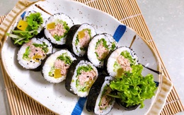 Kimbap cá thu sốt mayonnaise