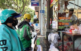 TP Hố Chí Minh cho phép hoạt động một số dịch vụ, mở cửa quán ăn chỉ bán mang về