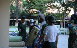 Thừa Thiên Huế: Bộ đội gấp rút chuẩn bị cơ sở vật chất tại các trường đại học, cao đẳng để làm khu cách ly