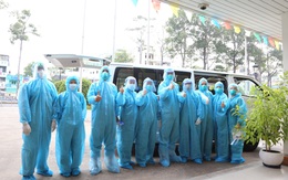 Đội xét nghiệm COVID-19 Bệnh viện Chợ Rẫy tiếp tục chi viện điểm chợ Bình Điền