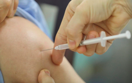 Vì sao có quốc gia tiêm vaccine COVID-19 cho phụ nữ mang thai?