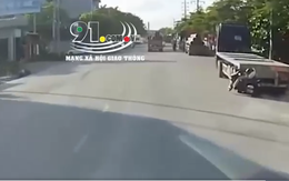 Cô gái trẻ chạy xe máy đâm thẳng đuôi container đỗ bên đường, nguyên nhân tai nạn gây băn khoăn