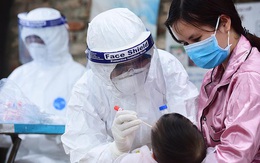 Chị bán tôm ở Hà Nội bất ngờ dương tính SARS-CoV-2, Thủ đô thêm 42 ca nhiễm mới