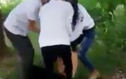 Bắc Giang: Mâu thuẫn chuyện yêu đương, nữ sinh 15 tuổi bị lột áo, quay clip đăng mạng xã hội