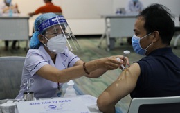 Bộ Y tế phân bổ thêm gần 980.000 liều vắc xin cho TP. Hồ Chí Minh và gần 700.000 liều cho TP. Hà Nội