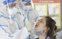Chỉ một ngày, 236 người ở Hà Nội khai báo ho, sốt, lấy mẫu xét nghiệm COVID-19