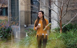 Lọ Lem nhặt rác ở Campuchia đổi đời nhờ học giỏi