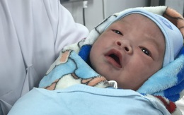 Ngắm nhìn những công dân nhí chào đời lúc 0h của năm 2022