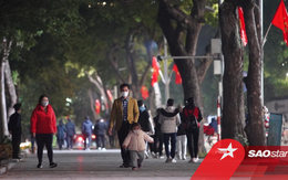 Hà Nội: Những con phố vắng lặng trong đêm giao thừa