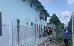 Thi thể người phụ nữ bị bó chặt trong phòng trọ khóa ngoài ở Bình Dương