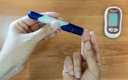 3 thói quen xấu là ''tác nhân thúc đẩy'' bệnh tiểu đường, bác sĩ tiết lộ 4 việc cần làm để hạ đường huyết nhanh và phòng ngừa sự tổn thương của cơ thể