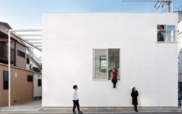 Mang phòng ngủ ra ban công, ngôi nhà 48m² ở Nhật này là sự kết hợp hoàn hảo của kiến trúc độc lạ