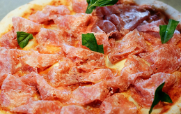 Sự khác biệt khi pizza kết hợp với salami