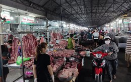Vào chợ đầu mối "săn" thịt heo giá rẻ ăn Tết