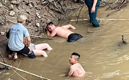 Cứu người phụ nữ nhảy sông, nam thanh niên đuối sức