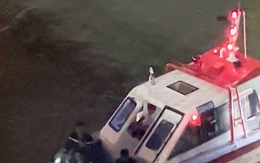 Cảnh sát lặn tìm người đàn ông dưới sông Sài Gòn