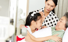Lúc nhà nội chia tiền bán đất, chúng tôi đã tặng hết tài sản cho mẹ kế