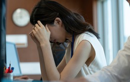 Chồng báo tin sắp làm Phó giám đốc nhưng vợ lại lo lắng đến mất ăn mất ngủ