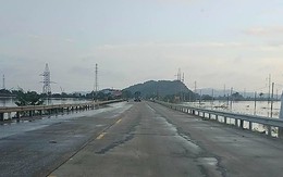 Nước lũ rút, quốc lộ 1A qua Hà Tĩnh đã thông tuyến