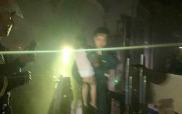 Cửa cuốn khoá chặt, 4 người mắc kẹt trong căn nhà rực lửa