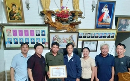 Người đàn ông lao xuống sông cứu một phụ nữ trầm cảm