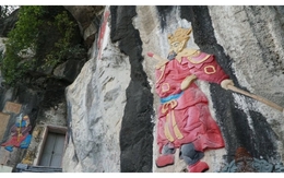 Người tô vẽ, phun sơn xâm hại di tích chùa Quan Thánh là ai?