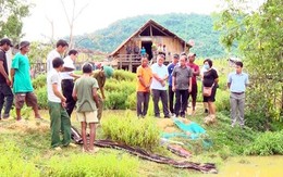 Đi hái rau về, bà ngoại tá hỏa phát hiện cháu trai 3 tuổi đuối nước dưới ao