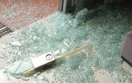 Nữ sinh lớp 9 bị kính cửa lớp học cứa vào cổ tử vong