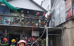 Bé 10 tuổi may mắn thoát chết trong ngôi nhà cháy