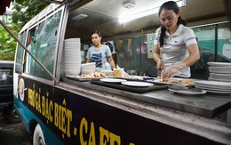Tiệm phở gà xe khách 100 triệu đồng 'độc nhất vô nhị' ở Hà Nội