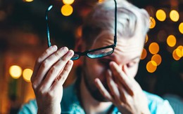 Lý do người đàn ông đột ngột không nhìn thấy gì sau bữa ăn thịnh soạn