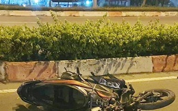Hai xe máy va chạm trên đại lộ ở TP.HCM, một người chết