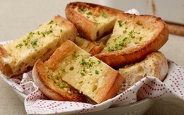 Cách làm bánh mỳ nướng bơ tỏi thơm phức trong 10 phút