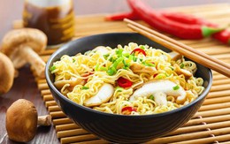 Trời lạnh mì tôm cực hấp dẫn nhưng cần tránh 5 điều này để không hại sức khỏe