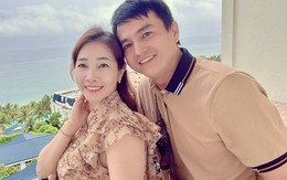 Đời thực hạnh phúc bên vợ trẻ của gã anh trai cục súc, tù tội trong 'Mẹ rơm'