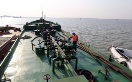 Hải Phòng: Phát hiện tàu chở 15.000kg dầu không rõ nguồn gốc trên biển  