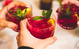 Sangria trái cây - thức uống là một gợi ý tuyệt vời cho mùa lễ hội