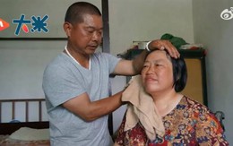 Người đàn ông 30 năm chăm bạn gái bị liệt