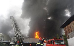 Cháy lớn tại công ty nhựa ở KCN Hòa Khánh, Đà Nẵng