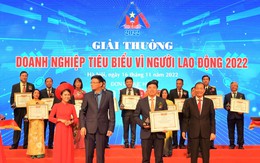 Vietcombank 3 lần liên tiếp được vinh danh "Doanh nghiệp tiêu biểu vì người lao động" và Top 10 Nơi làm việc tốt nhất Việt Nam