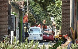 Đã xác định nguyên nhân bé trai tử vong trong tư thế quỳ gối ở cầu thang