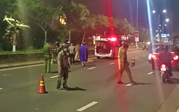 Tông vào dải phân cách, nam thanh niên tử vong thương tâm