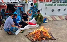 Đốt lửa sưởi ấm, cứu người đàn ông nhảy cầu tự tử