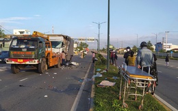 Tài xế bị ô tô tải tông tử vong khi dừng để cột lại vòng hoa đám tang